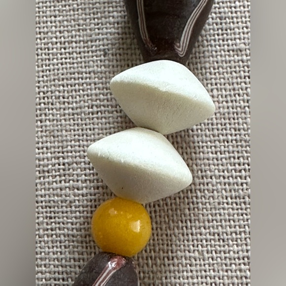 22-1/2 inch Brown/White French Cross bead necklace NWOT - Picture 11 of 15